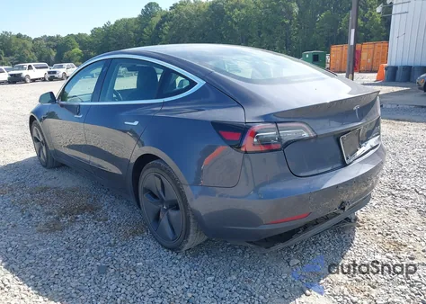 2020 Tesla Model 3 Long Range Dual Motor All-Wheel Drive z USA, uszkodzony, nr VIN 5YJ3E1EB9LF717436